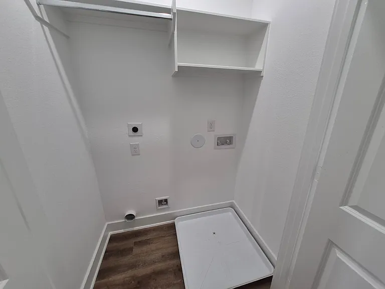 3217 Saint Emanuel St — Photo 23