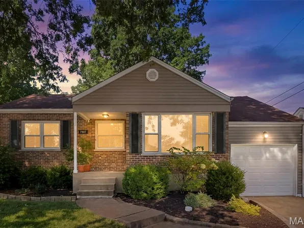 7907 E Yorkshire Dr, Saint Louis, MO 63123