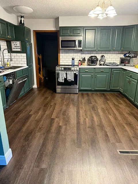 3 bed, 1.5 bath, 1808 sqft, $2,200 — Photo 4