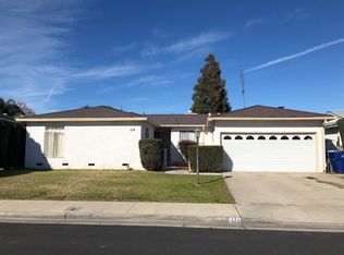 371 W Swift Ave, Clovis, CA 93612