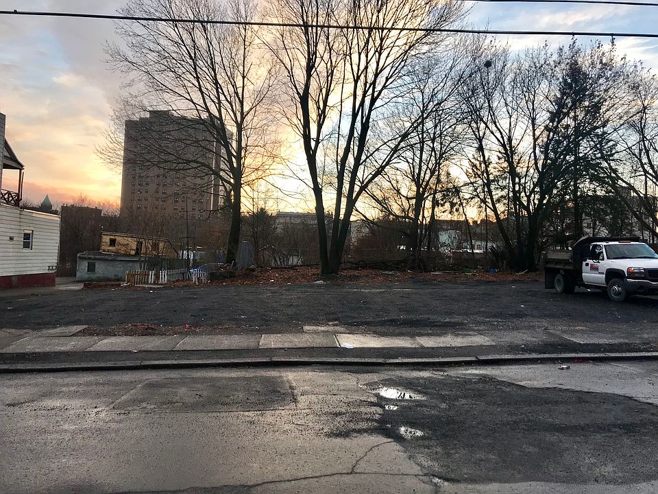 2nd image of 328 Sheridan Ave