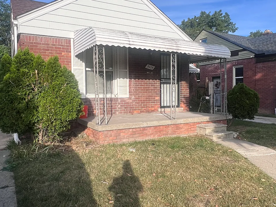 5225 Cadieux Rd