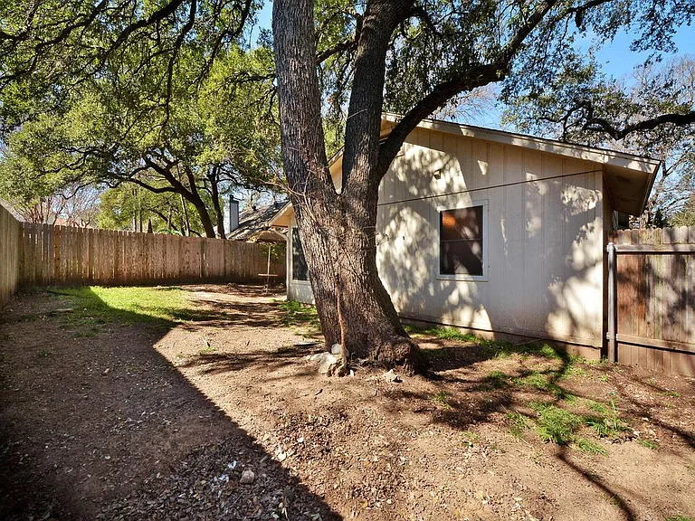 7403 Dallas Dr — Photo 30