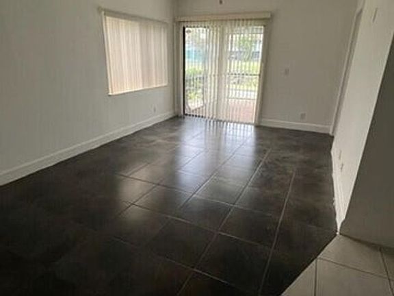 5th image of 1587 Woodbridge Lakes Cir