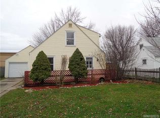 82 Spruce Rd, Amherst, NY 14226