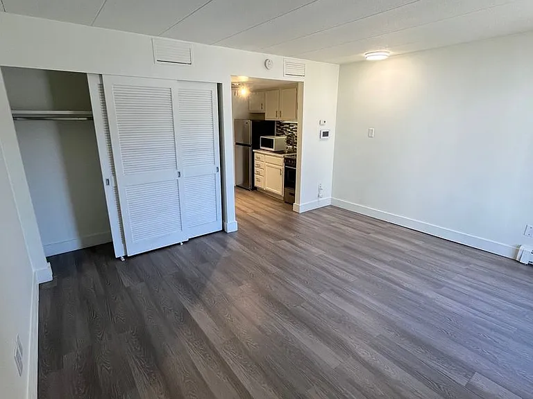 Sycamore Place Apartments — Photo 27