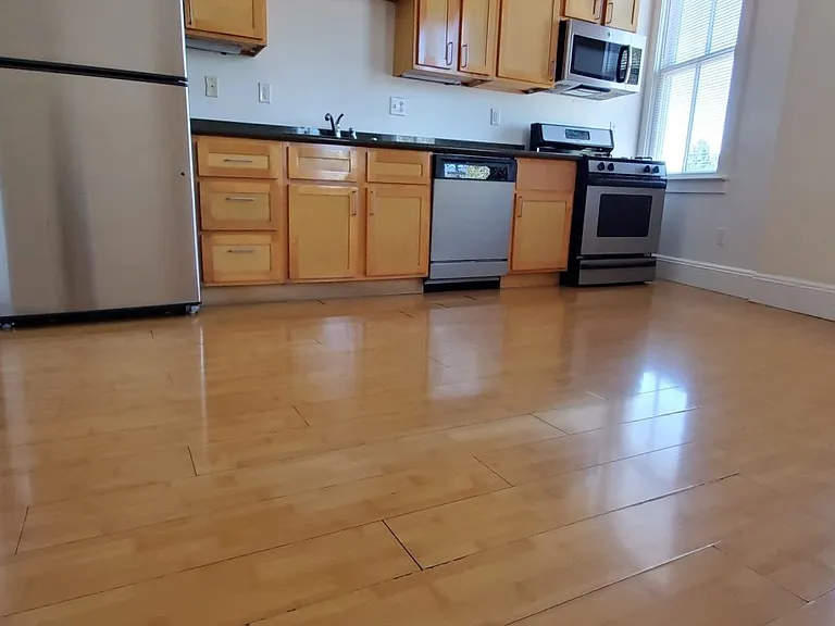 2597 Telegraph Ave #B — Photo 9