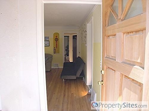 3rd image of 14124 Emery Ave
