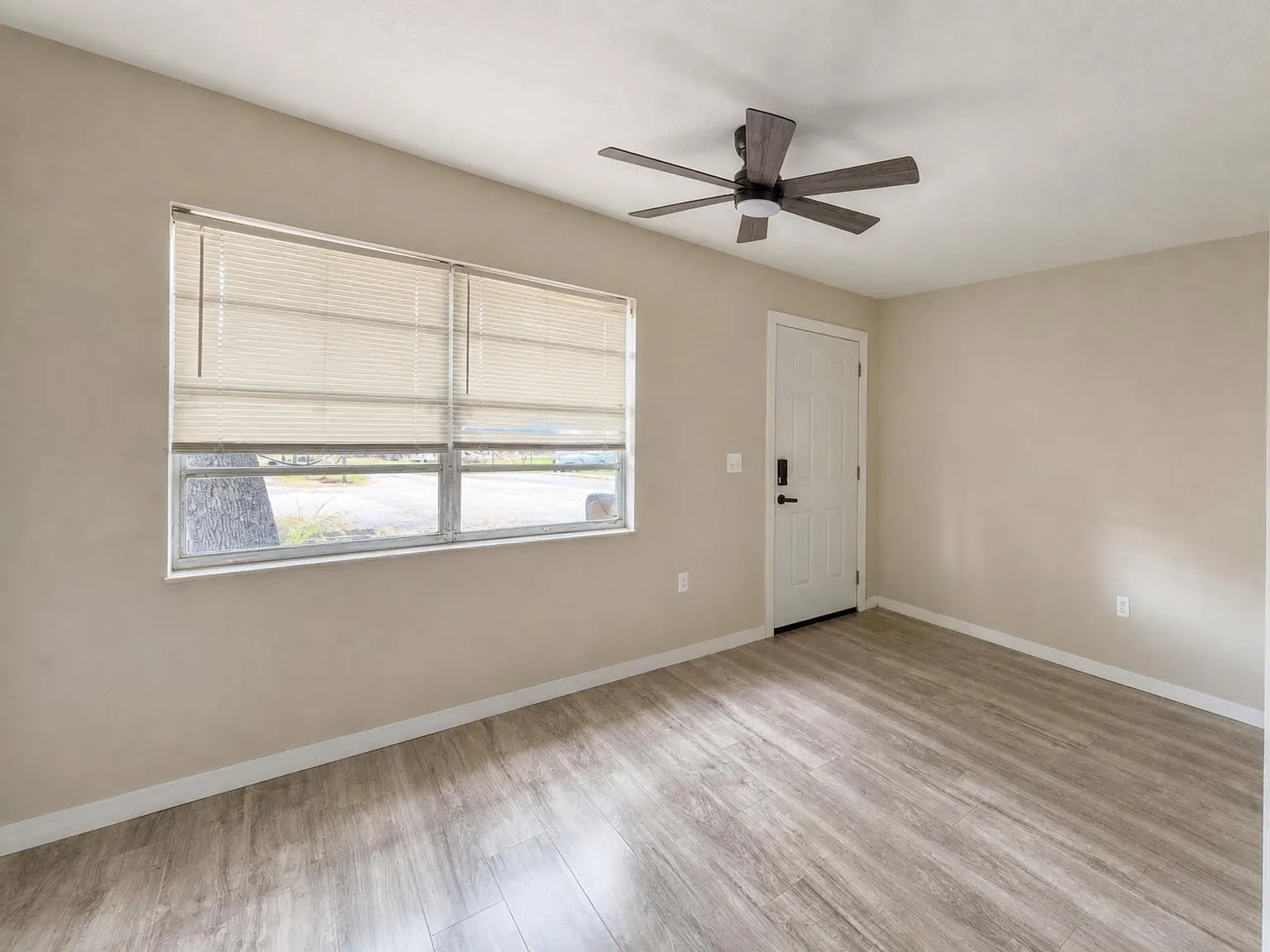 5633 Crissman Dr N Unit C3 - C3 — Photo 4
