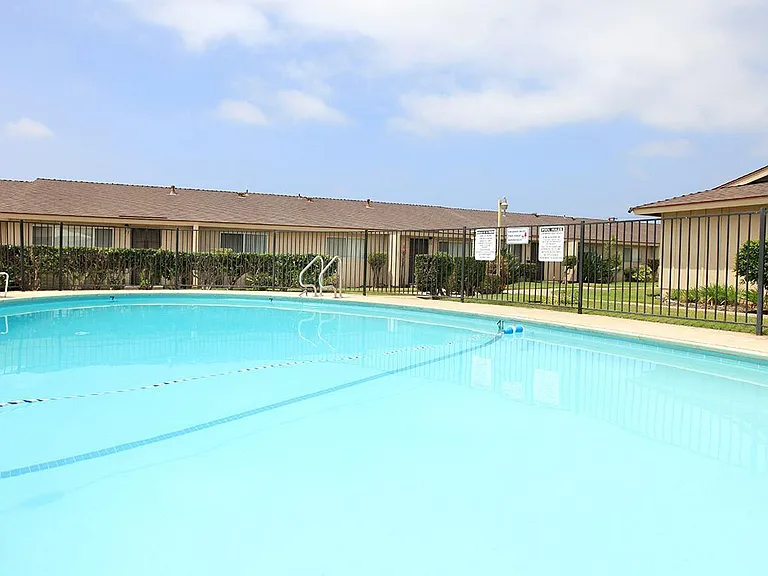 Greentree Fountain Apartments — Photo 41