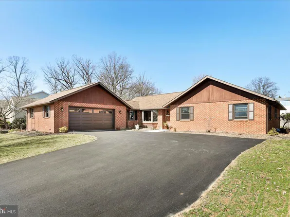 3671 Jenny Ln, Chambersburg, PA 17202