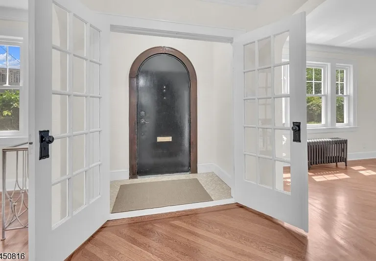 153 Clairmont Ter — Photo 2