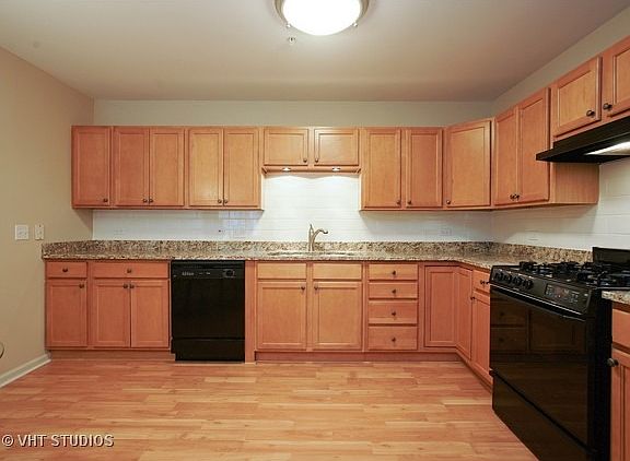 4th image of 17 E Hattendorf Ave Unit 206