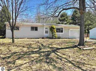 1468 Silverwood Dr, Traverse City, MI 49685