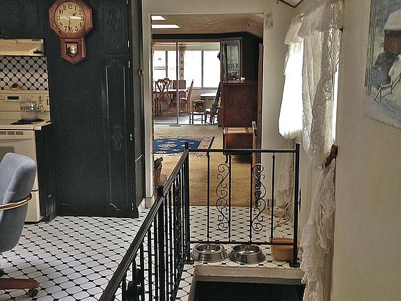 stairs to lower level