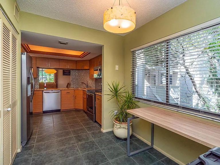 236 Woodland Dr — Photo 10
