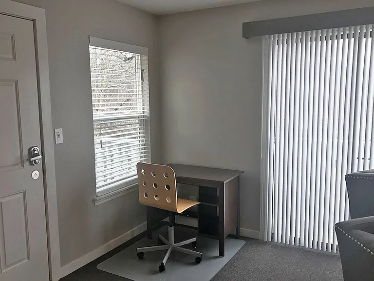 1600 E Grand River Ave — Photo 20