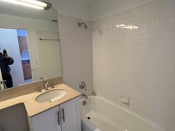 5th image of 556 3rd Ave APT 201