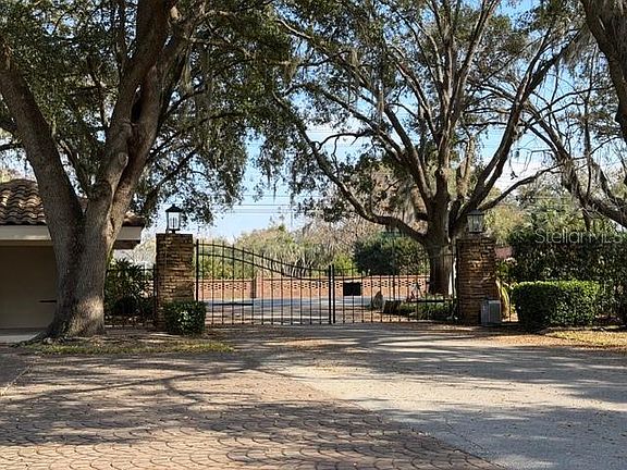 5th image of 110 Stone Post Rd