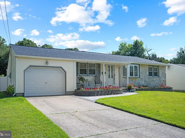7 School House Ln, Turnersville, NJ 08012