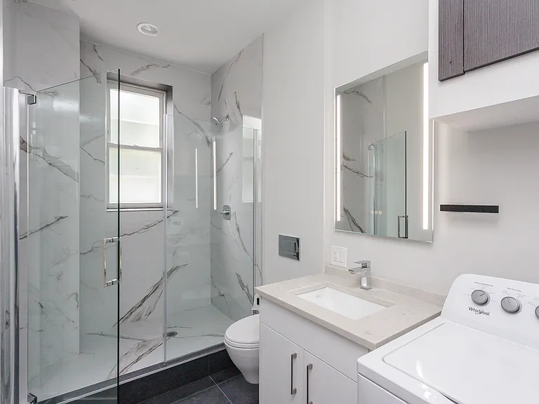 818 W 18th St #O4F — Photo 13