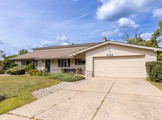 8726 Sandy Crest Dr, White Lake, MI