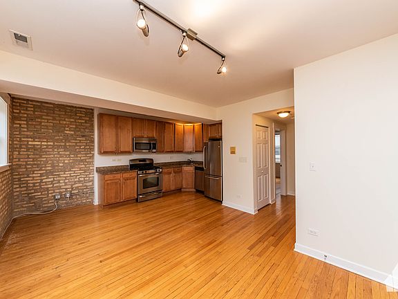 3rd image of 4938 N Winthrop Ave APT 3E