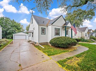 1205 Adelmann Ave, Brookfield, WI 53045