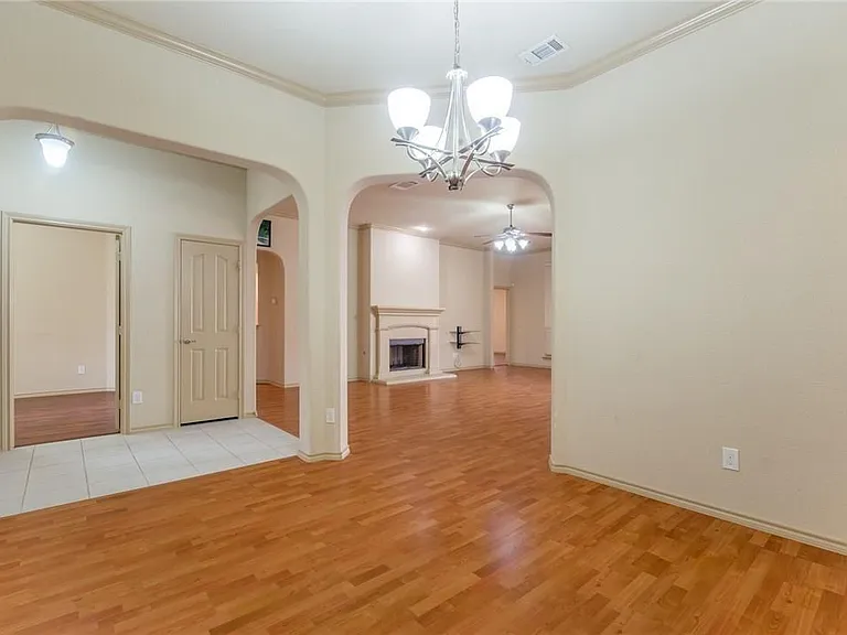 3003 Belmont Ct — Photo 3