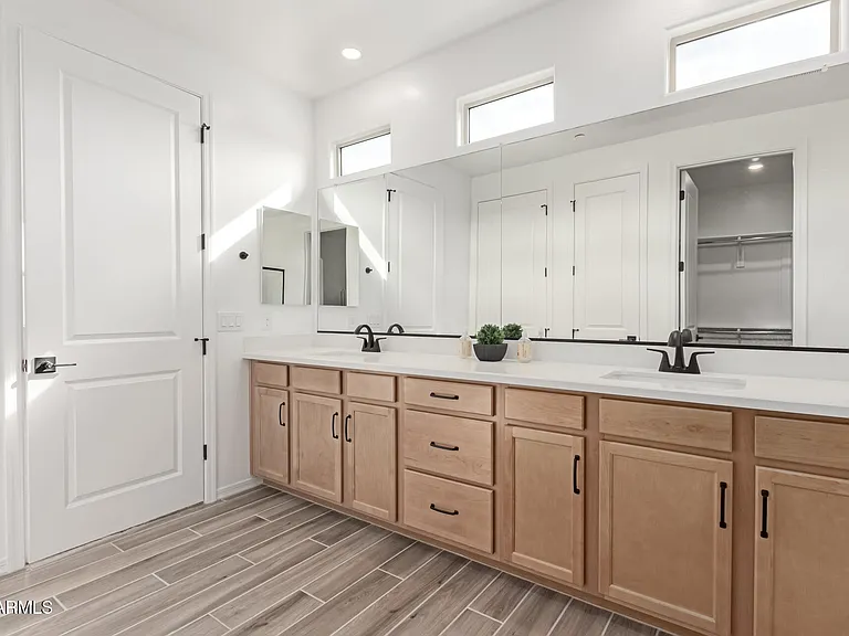 21283 W Edgemont Ave — Photo 24