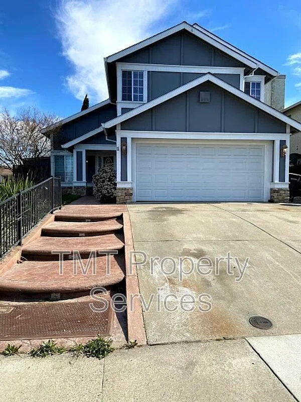 3 bed, 2.5 bath, 1512 sqft, $2,600 — Photo 1