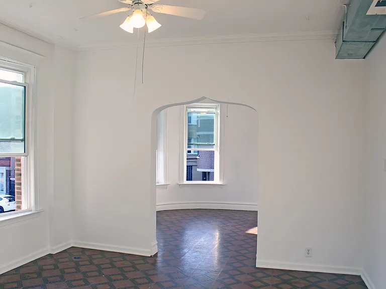 2025 W 35th St #2F — Photo 16