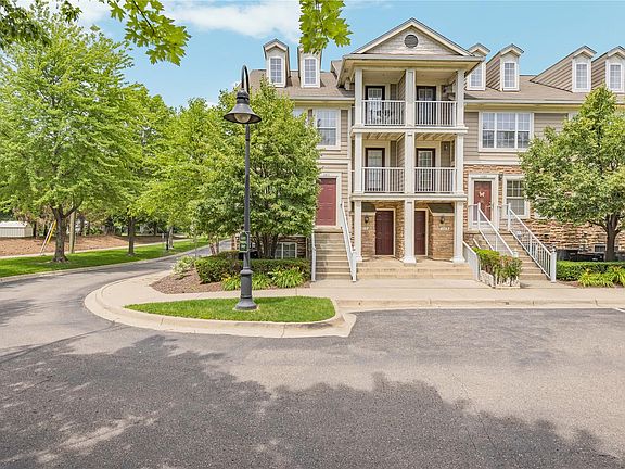2nd image of 1071 Beaver Run