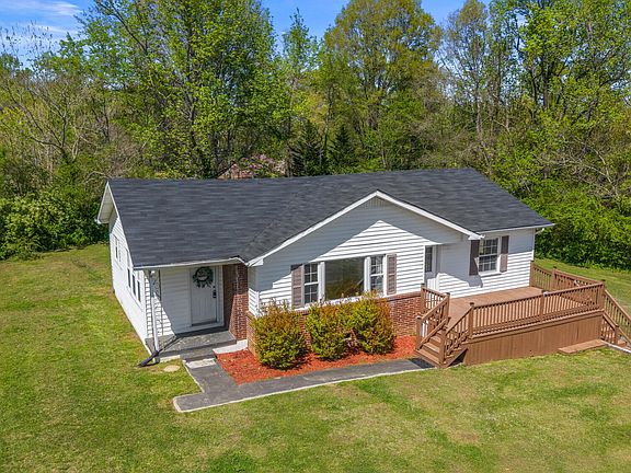 3rd image of 710 Stalans Dr