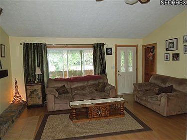 4th image of 4086 Oxford Dr