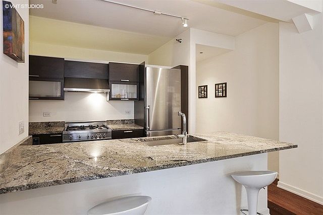 1st image of 6 N Michigan Ave Unit 1108