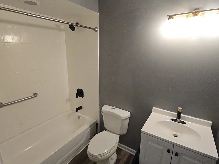 4554 S King Dr E #3-E3 — Photo 16