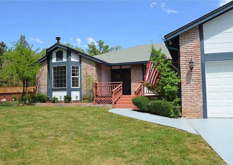 1st image of 49015 Cavin Ln