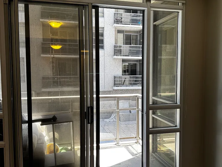 150 Main St W #412 — Photo 12