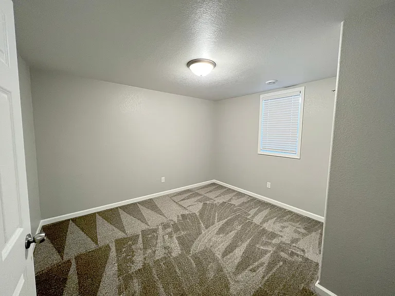 820 Cathy Dr W — Photo 15