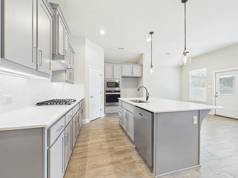2304 Blackcap St — Photo 14