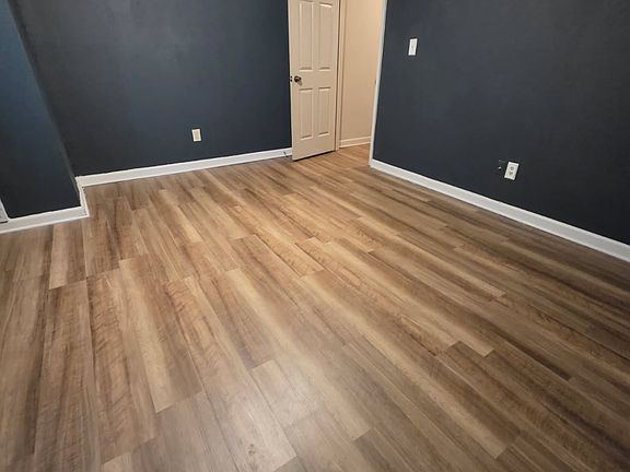 3rd image of 110 High Point Ln