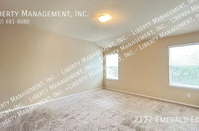 2127 Emerald Edge — Photo 23