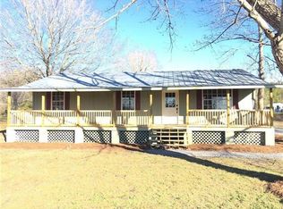 97 Oakridge Ln, Hartselle, AL 35640