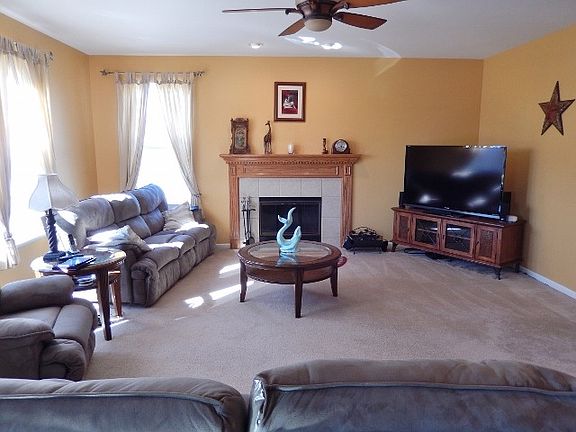 5th image of 734 N Silver Leaf Ln