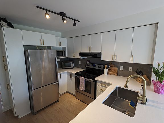 3rd image of 633 Chapman Mills Dr