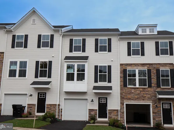 908 Magnolia Ln, Spring City, PA 19475
