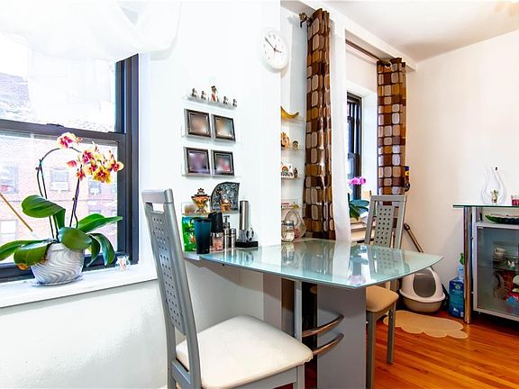 5th image of 242 Bay 17th St #2B