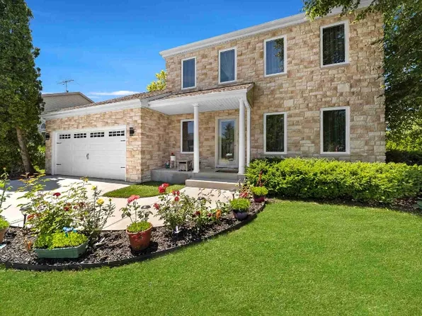 264 N Southport Rd, Mundelein, IL 60060