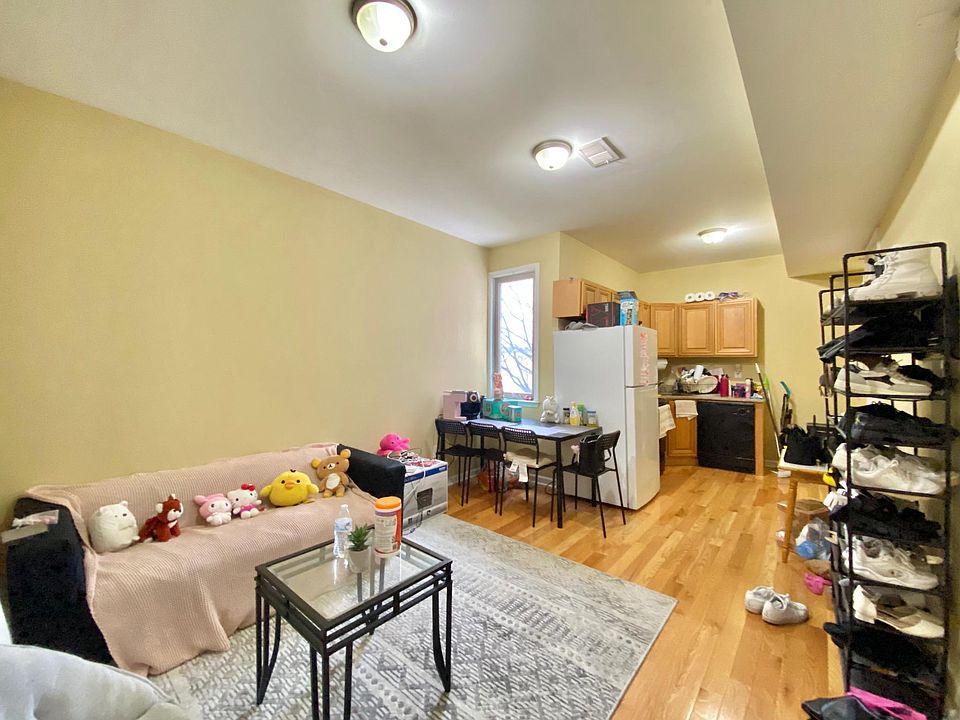 1st image of 2050 N Carlisle St #C